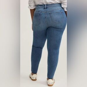 TORRID -Light Blue Skinny Jeans 👖